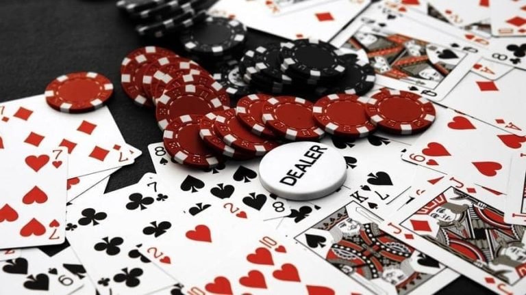 Meja Casino Hold'em langsung di toto 171 dengan dealer dan kartu komunitas